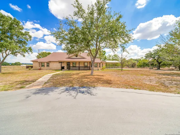 218 BIG OAK DR, Adkins, TX 78101