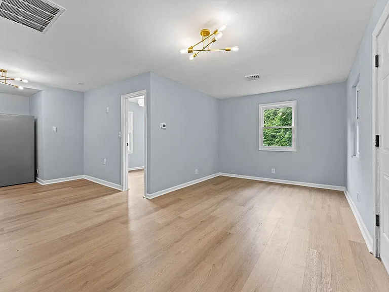 1400 Vine St — Photo 8