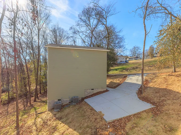 3624 Mountain View Dr — Photo 7