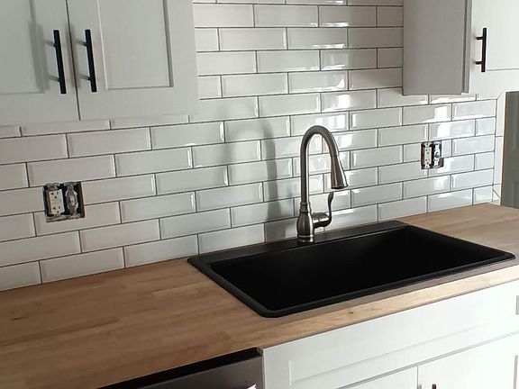 Tile backsplash!
