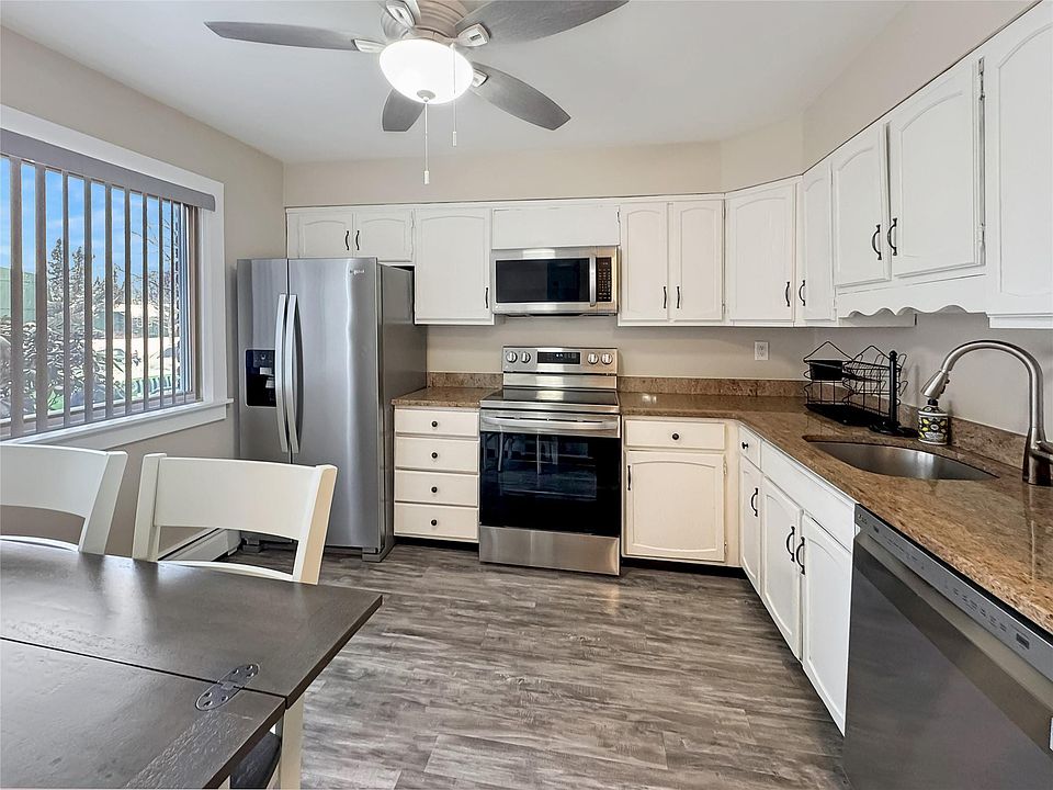 1st image of 116 Coachlight Sq