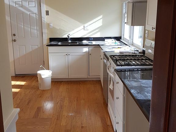 3rd image of 225 Alden Ave