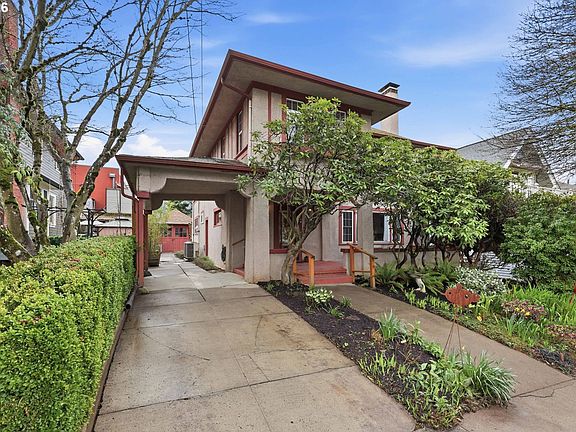 2nd image of 3136 NE Couch St