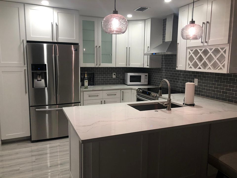 Brand new open kitchen!