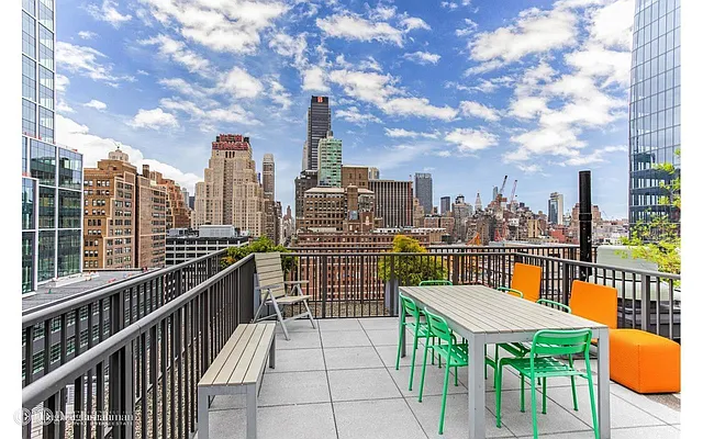 Sold by Douglas Elliman | media 18