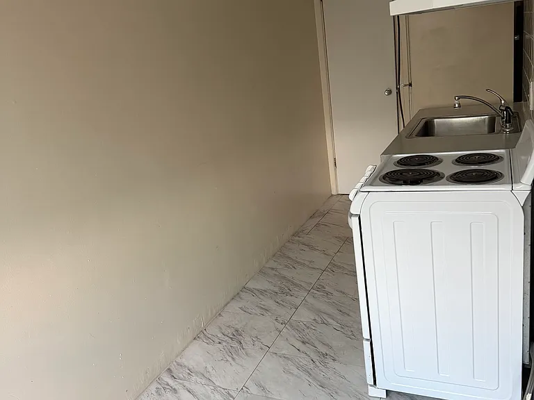 103 W Powers Cir #303 — Photo 5