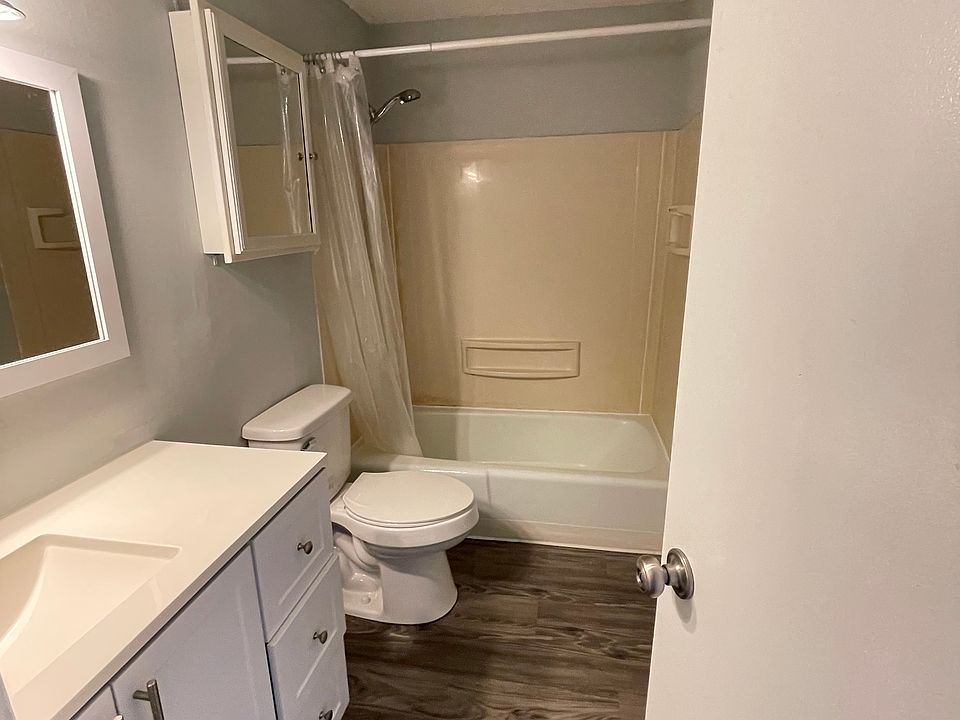 upstairs primary bath- new tub will be installed prior to move in