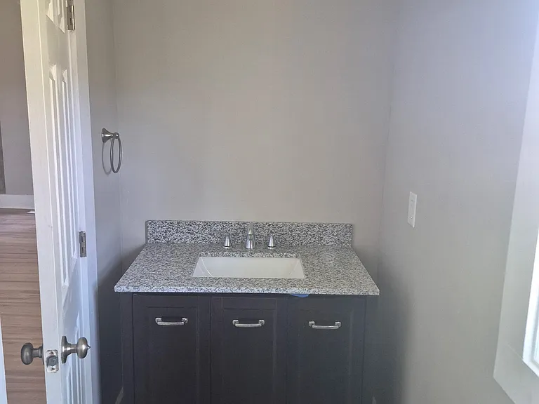611 Nichol Ave #2 — Photo 2
