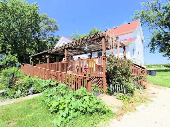 1305 E Corning Rd, Beecher, IL 60401