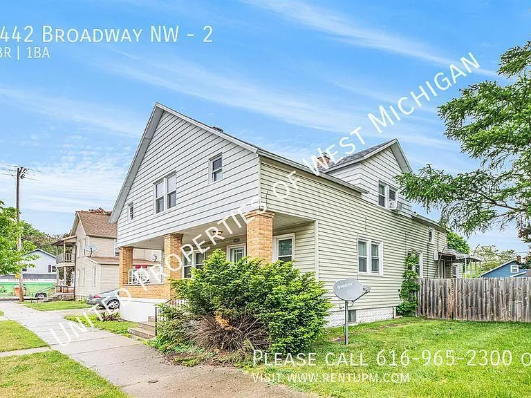 1442 Broadway Ave NW #2 — Photo 3