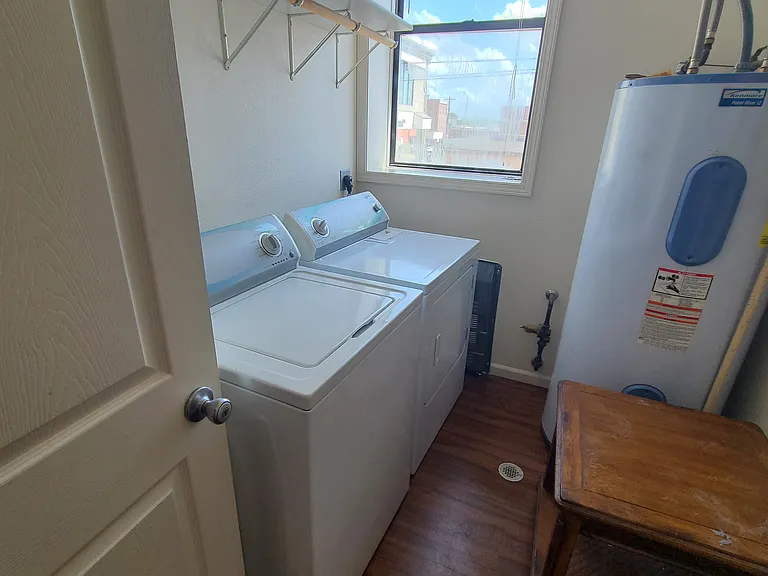 207 W 9th St #207 — Photo 10