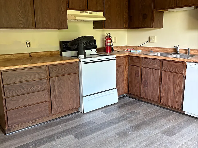 6993 Eisenhower Ave — Photo 5