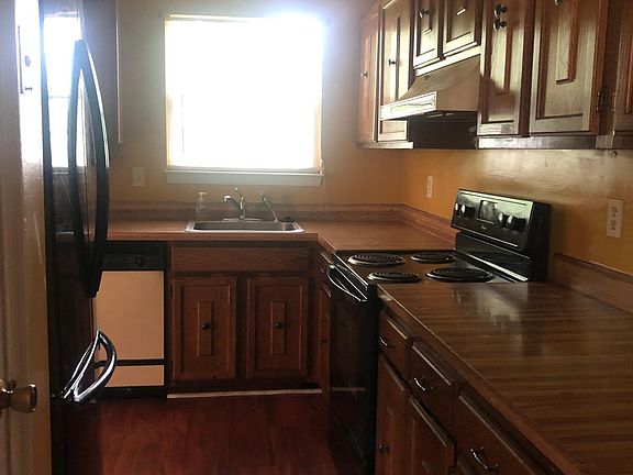 4th image of 10703 Cedarwood Dr