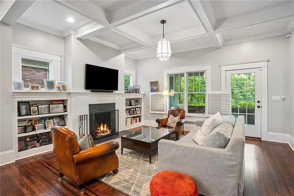 4 bed, 3.0 bath, 2957 sqft, $8,500 — Photo 4