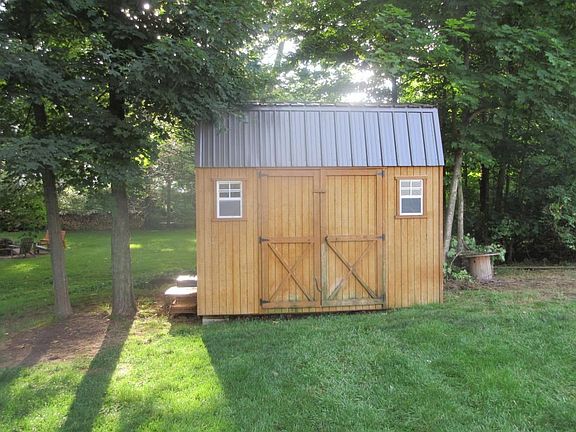 4th image of 205 Wellington Pl