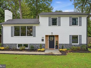 2833 Woodlawn Ave, Falls Church, VA 22042