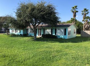 908 W Bay Ave, Seadrift, TX 77983
