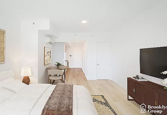 4th image of 1889 Atlantic Ave #4G