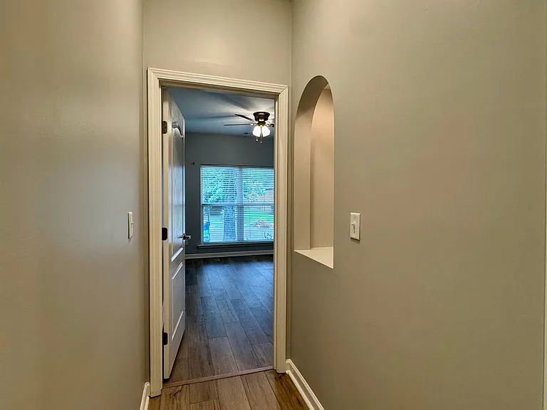2722 Oxmoor Way — Photo 6