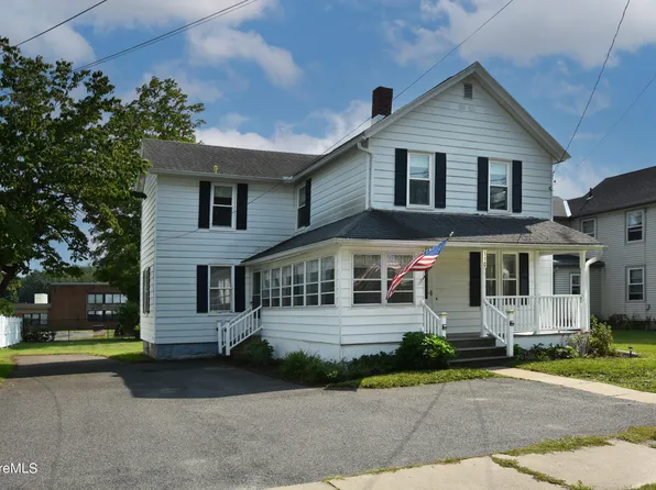 110 Ashuelot St, Dalton, MA 01226
