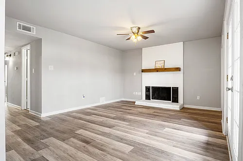 208 Wilshire Dr #208A Photo 1