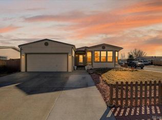 689 Willow Dr, Lochbuie, CO 80603