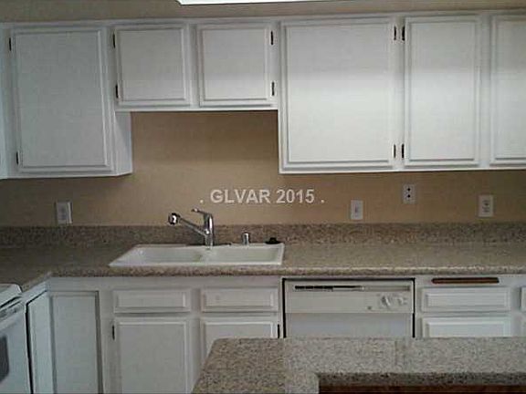 4th image of 5469 Escondido St