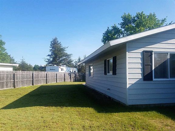 3rd image of 136 Fury St #138