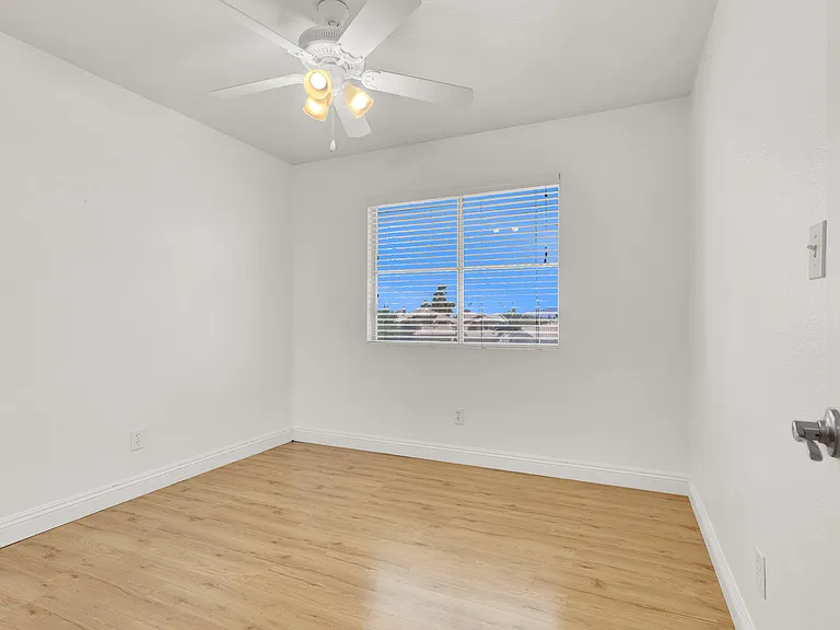 133 Serenade Ct — Photo 19