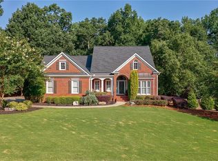 809 Lakeglen Dr, Suwanee, GA 30024