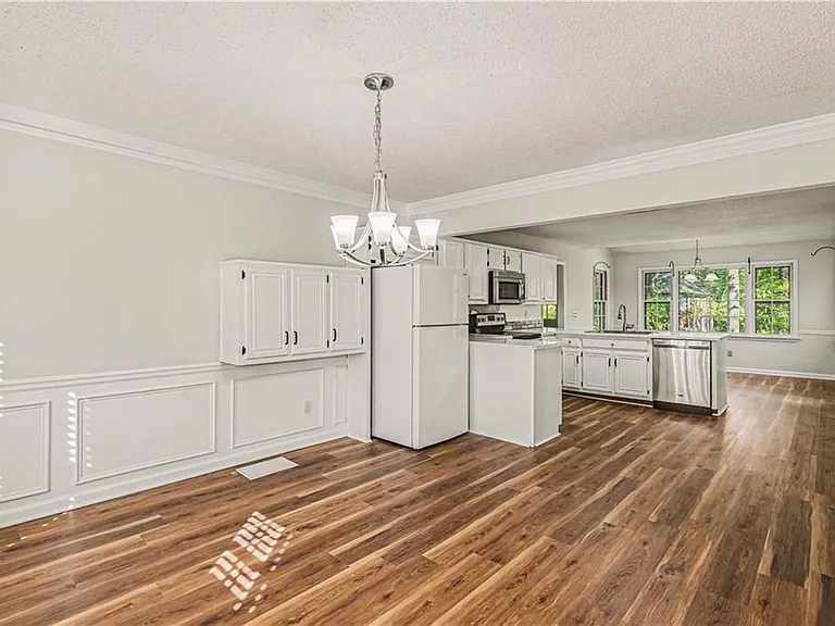 1527 Ridgewood Dr — Photo 10