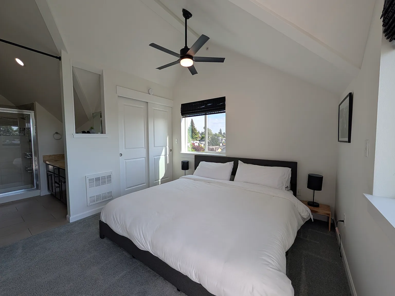 4 bed, 3.5 bath, 1630 sqft, $5,100 — Photo 3
