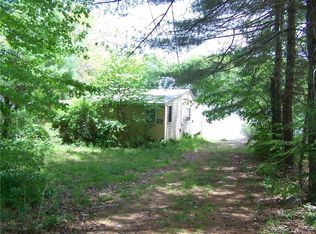 88 W Shore Dr, Exeter, RI 02822