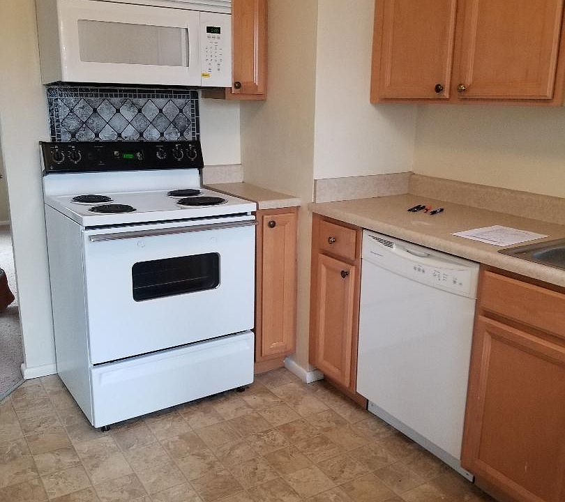 2nd image of 908 Johnson Ln