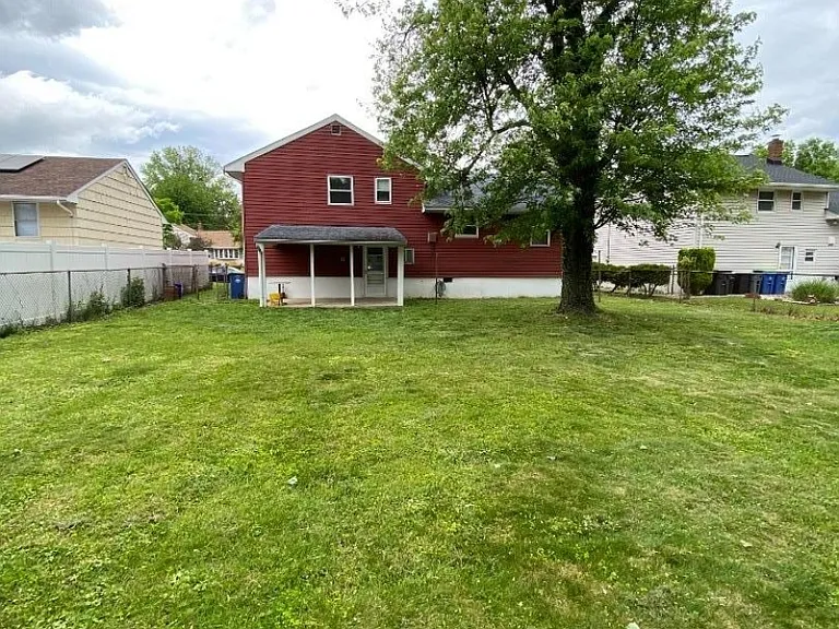 721 Lawrence Rd — Photo 21
