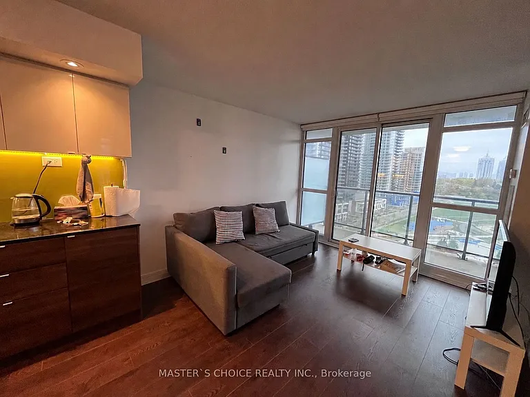121 McMahon Dr #1717 — Photo 5