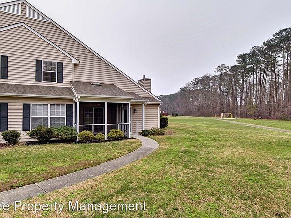 2nd image of 305 Hamlet Ct