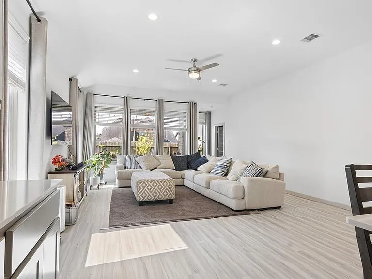 28335 Halle Ray Dr — Photo 7