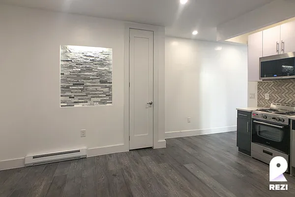 Rented by REZI | media 4