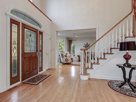 4th image of 6319 Farmwood Dr