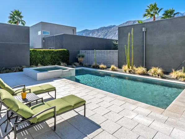 1053 Dane Dr, Palm Springs, CA 92262
