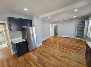 329 Mowry St 1stFlr 3B/1B PrivEntry Hardwoods LaundryHook-Ups CatsOK, Woonsocket, RI 02895