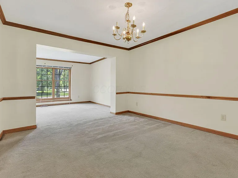 7641 Finbarr Ct — Photo 8
