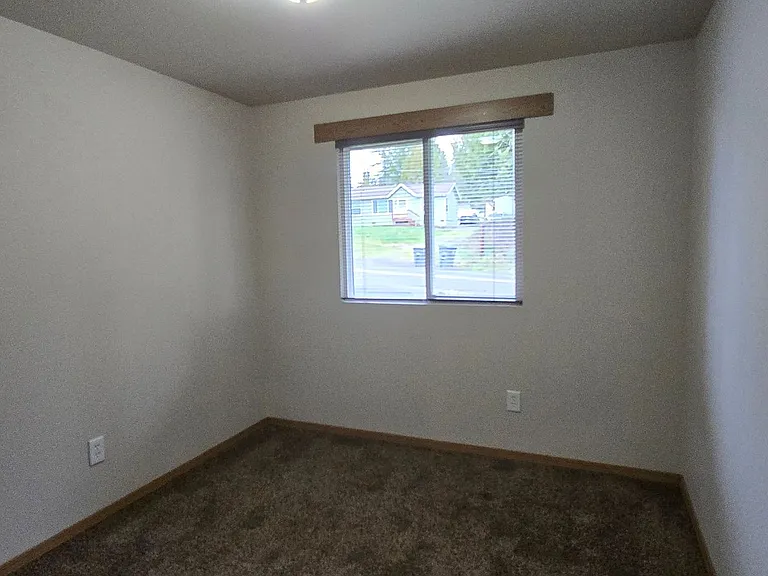 2261 E Crestview Dr — Photo 21