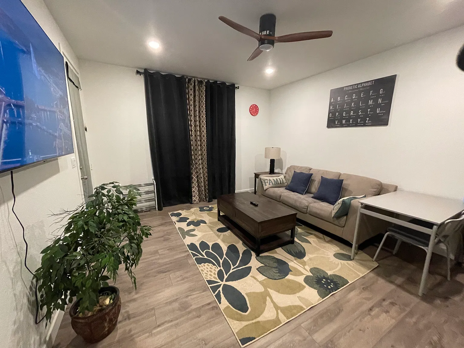 1 bed, 1100 sqft, $1,550 — Photo 4