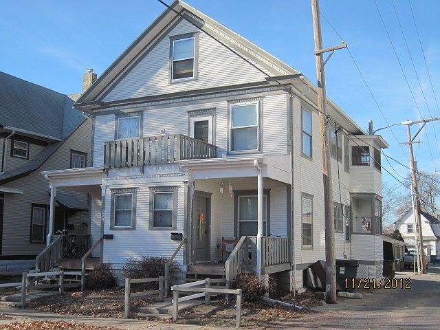 1st image of 927 Goodhue Blvd