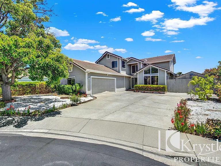 152 Chesapeake Dr — Photo 2