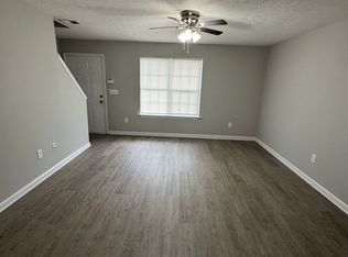 142 Point Place Dr, Cartersville, GA 30120