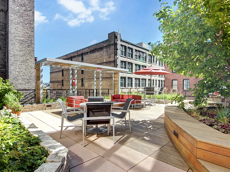 Lofts at Farmers Market Apartment Homes — Photo 18