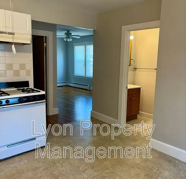 243 East St #1F — Photo 4